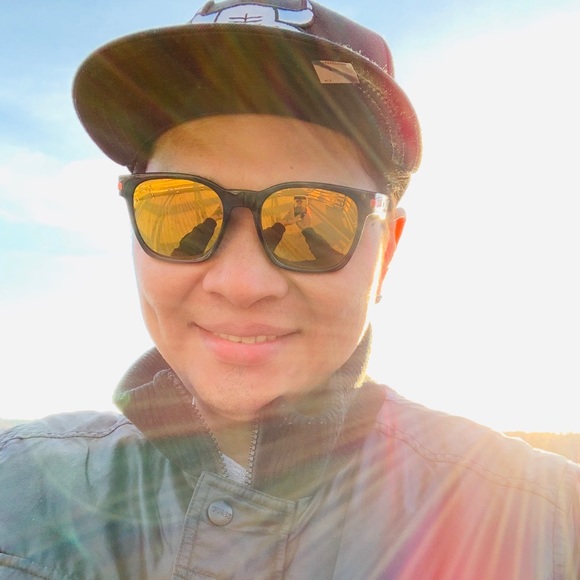 Meet your Posher, Eduardo - Picture 1 of 1